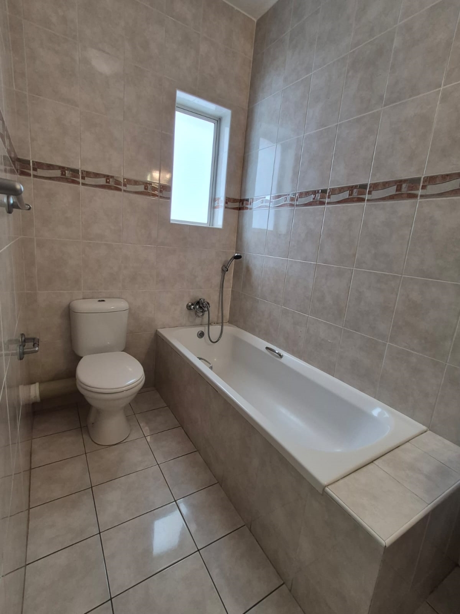 To Let 2 Bedroom Property for Rent in Summerstrand Eastern Cape